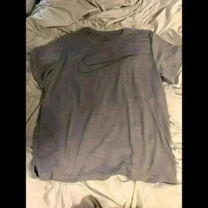 Nike Men Active Top sz XL Gray Dri Fit Short Sleeve Crew Neck Lightweight